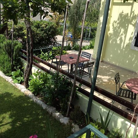 Apartments Simo Петровац Экстерьер фото