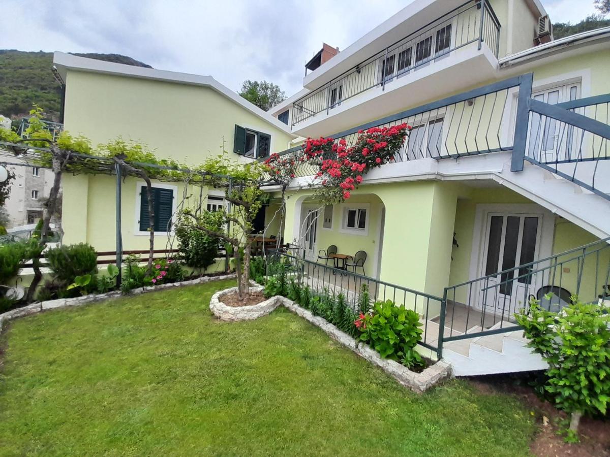 Apartments Simo Петровац Экстерьер фото