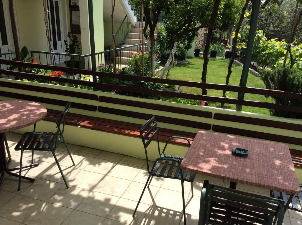 Apartments Simo Петровац Экстерьер фото
