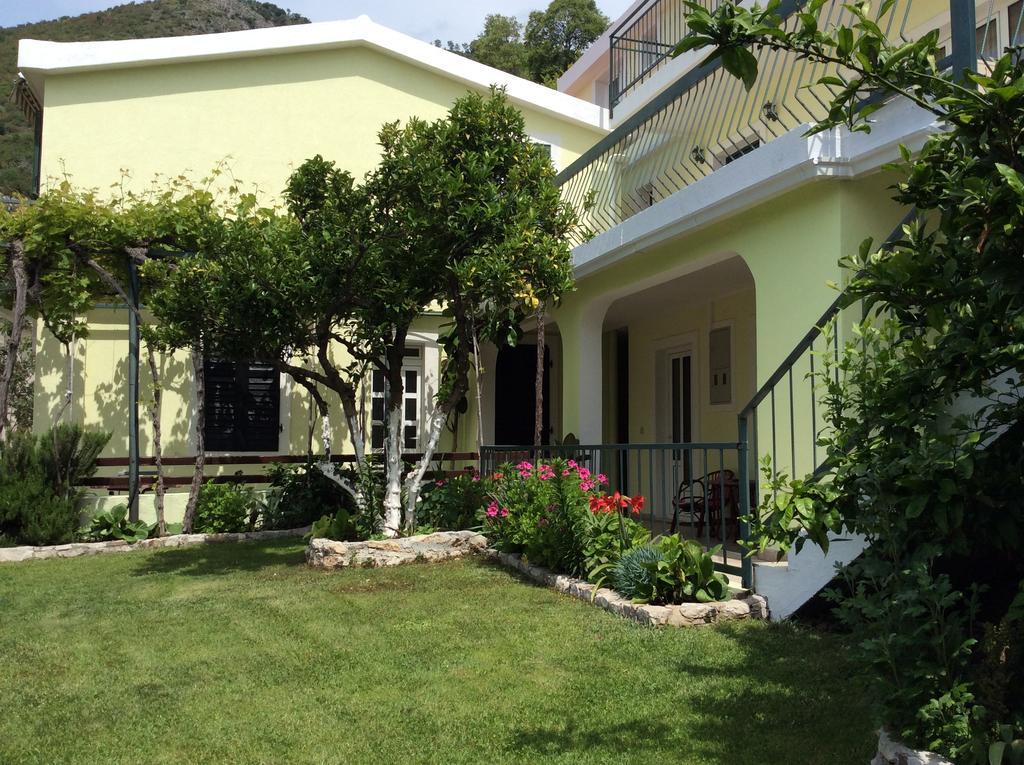 Apartments Simo Петровац Экстерьер фото
