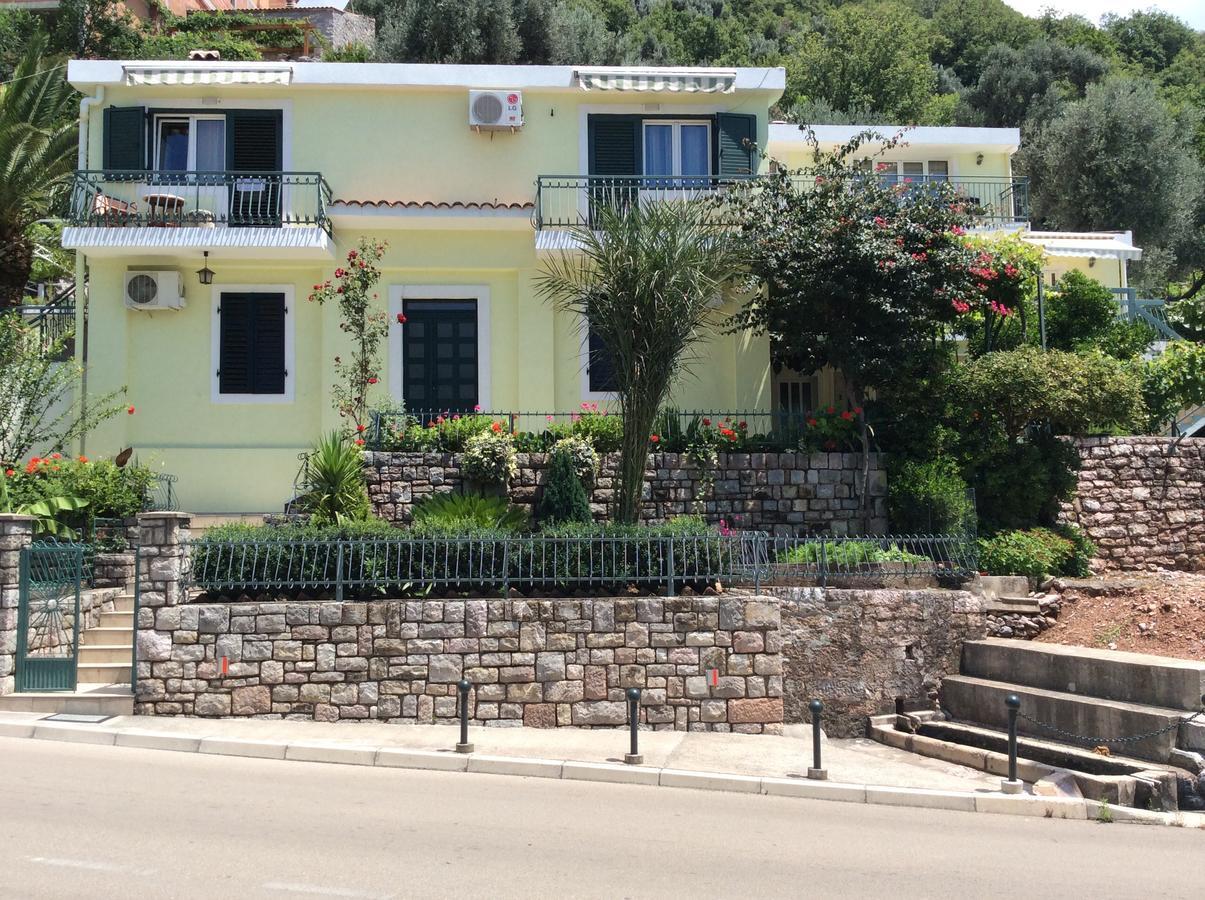 Apartments Simo Петровац Экстерьер фото